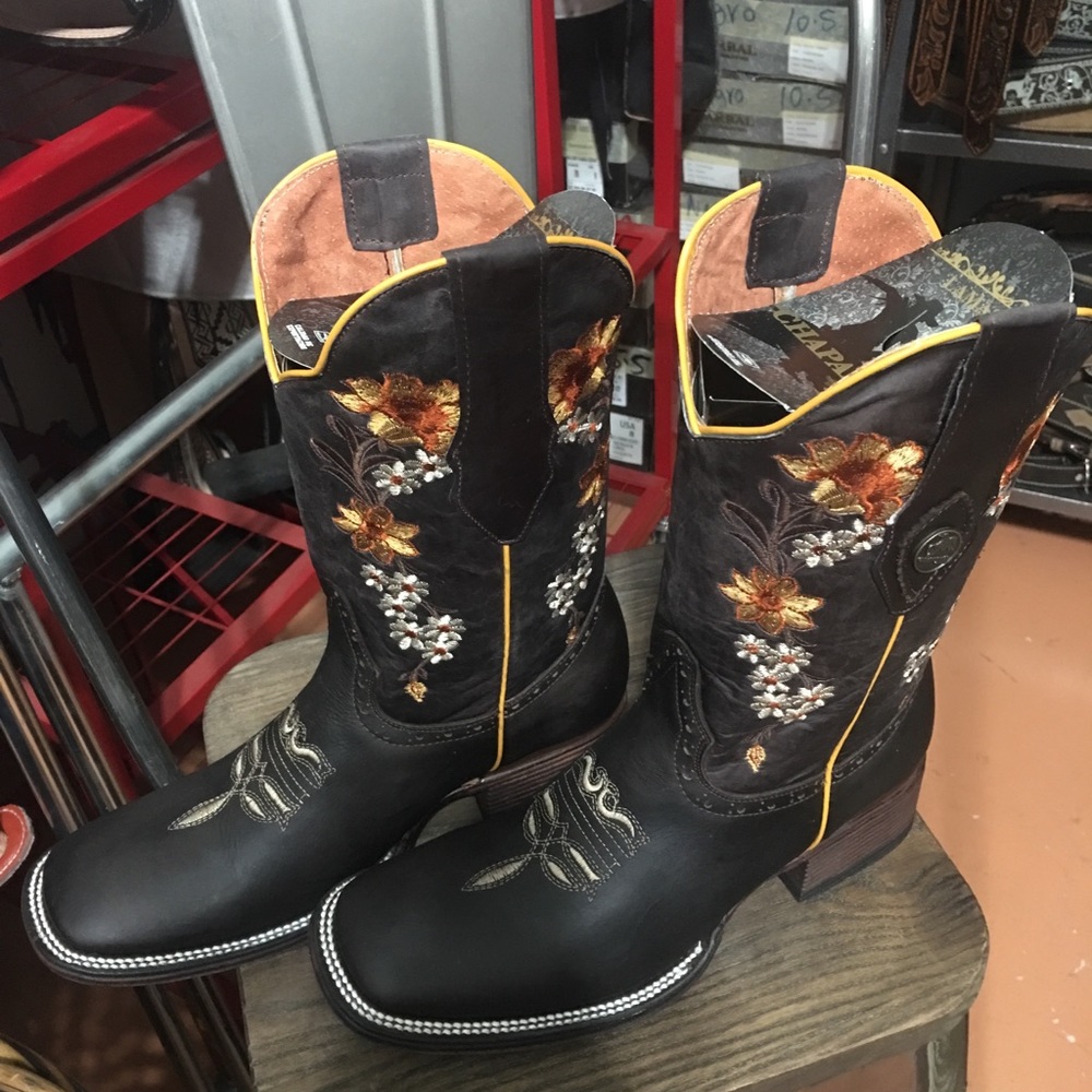 Special of the day floral leather boots 🌺